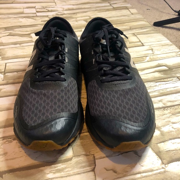 New Balance sneakers - Picture 1 of 2